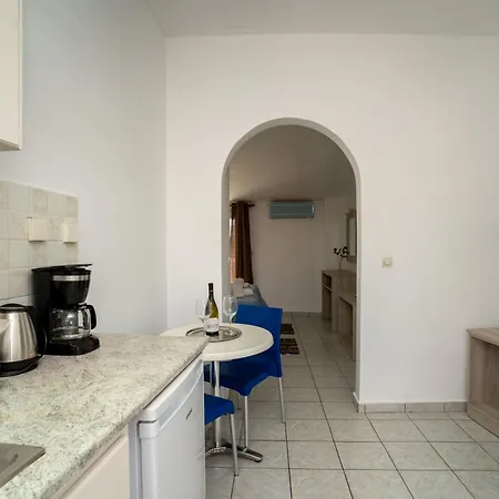 Alex Apartmanhotel Laganász